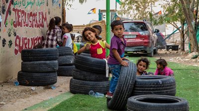 سيدتان من نيوزيلاندا تتحديان عقابا إسرائيليا بجمع تبرعات لغزة