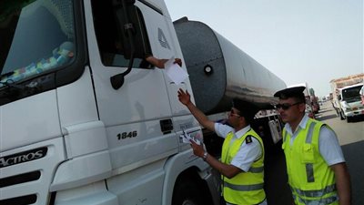 المرور: حملات توعية لقائدي سيارات النقل للحد من الحوادث (صور)