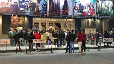 إقبال على سينمات وسط البلد احتفالا بعيد الميلاد| صور