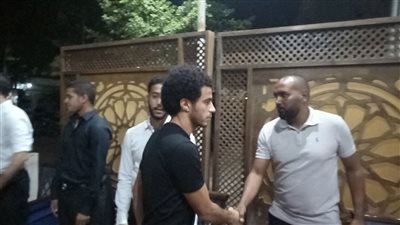 عمرو جابر ومجاهد وجلال يصلون عزاء محمد عباس