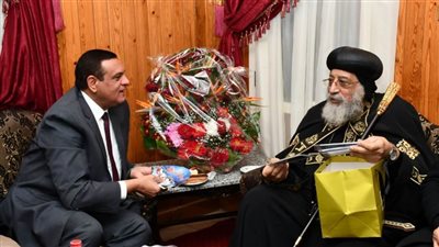 محافظ البحيرة يهنئ البابا تواضروس بعيد الميلاد المجيد بدير الأنبا بيشوي