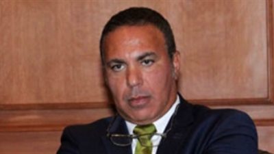 يونس ورحاب والعتال يصلون عزاء محمد عباس