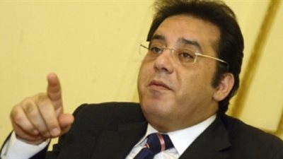 مرتضى منصور: «أيمن نور زرع شعره ونفخ وجهه»