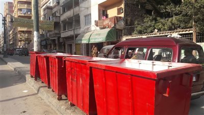توزيع ٢٤ صندوق قمامة بحي العجمي