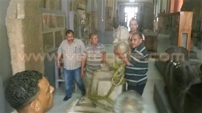 بالصور.. المتحف الكبير يتسلم تمثال «منكاورع» في حالة سيئة