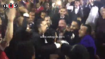 بالفيديو.. رقص هستيري لـ«مؤمن زكريا والدخلاوية» في حفل زفافه