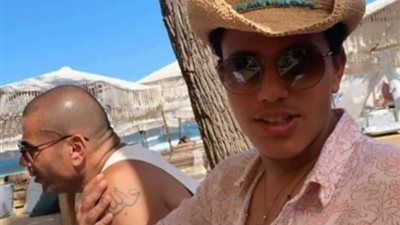 عمرو دياب يقضي إجازته مع أبنائه عبد الله وكنزي (صور)