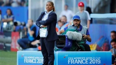 ديزيريه إليس أفضل مدربة سيدات لكرة القدم في أفريقيا 2019 | فيديو