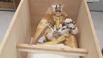 تستغرق ٨ أشهر.. بدء أول أعمال ترميم للتابوت الذهبي للملك توت عنخ آمون