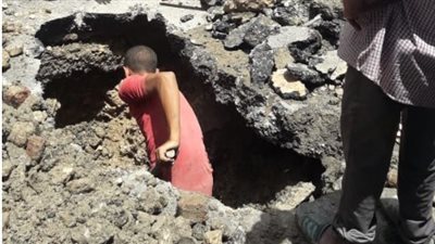 كسر ماسورة مياه في الإسكندرية يتسبب في هبوط أرضى