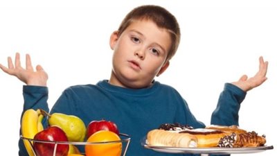 كيف يُمكن التخلص من سمنة الأطفال جراحيًا؟ استشاري يُجيب