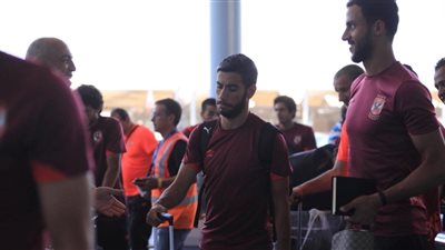 بعثة الأهلي تصل مطار القاهرة بعد إنهاء معسكر إسبانيا (صور)