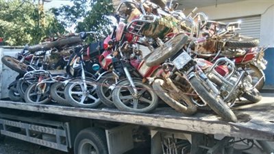 ضبط 6975 سيارة ودراجة نارية بدون لوحات معدنية خلال 10 أيام