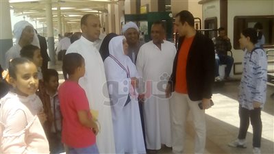 بدء توافد الحجاج على مطار القاهرة للسفر إلى السعودية (صور)