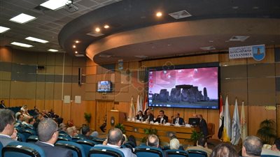 وزير التعليم العالي: منح كل طبيب شهادة مهنية للتخصص