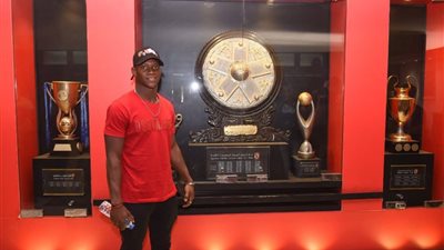 المالي أليو ديانج يصل الأهلي لخوض أول مران مع الفريق