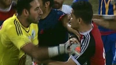 بالصور.. اشتباكات بين لاعبي طلائع الجيش والمصري البورسعيدي