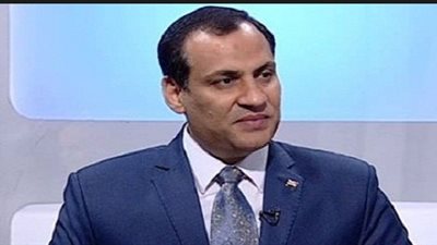 أستاذ تخطيط: أزمة الدولار وراء رفع الجمارك على السلع