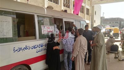 فحص 2300 حالة بقوافل مديرية الصحة بقرى في دمياط (صور)