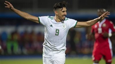 بغداد بونجاح يتقدم للجزائر بالهدف الأول في مرمى السنغال