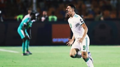 الجزائر يتقدم على السنغال 1-0 في الشوط الأول