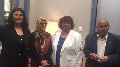 ابنة نجيب محفوظ تكشف حقيقة فقد مقتنيات والدها من متحفه