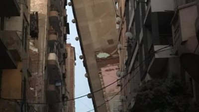 إخلاء منزلين مال أحدهما على الآخر بالقليوبية