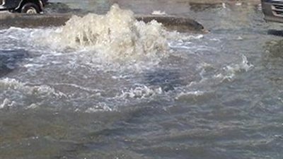 كسر ماسورة مياه أمام استراحة محافظ قنا