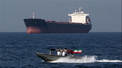 عمال روس على متن الناقلة البريطانية المحتجزة في طهران.. وإيران تكشف مفاجأة