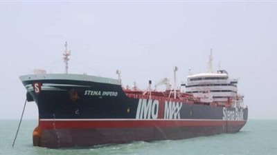 اللقطات الأولى لناقلة النفط البريطانية المحتجزة في ميناء بندر عباس (فيديو)