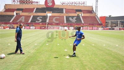 تجهيز «ديانج» للمشاركة في مران الأهلي بعد اجتيازه الكشف الطبي