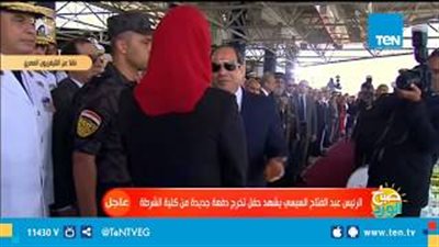 حديث ودي بين السيسي وأبناء الشهداء وأسر الأبطال (فيديو)