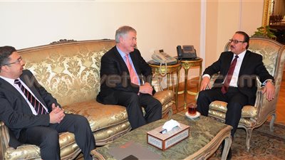 وزير الاتصالات يستقبل رئيس «فودافون» مصر