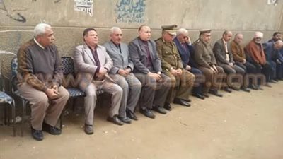 قيادات «المنوفية» يؤدون واجب العزاء لأسرة شهيد الشيخ زويد
