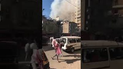 نشوب حريق في عشش لتربية الدواجن أعلى عمارتين بالمنصورة (فيديو)