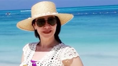 لقاء سويدان بإطلالة جذابة على البحر