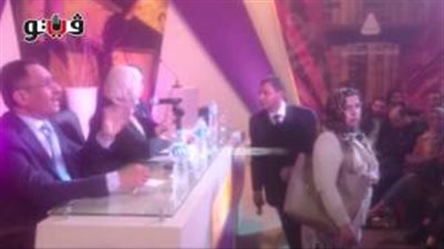 بالفيديو.. طرد ليبي من معرض الكتاب بعد مشاجرة في ندوة