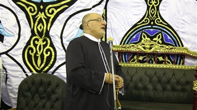 خالد الجندي يلقي درسا دينيا في عزاء شقيق حسام وإبراهيم حسن