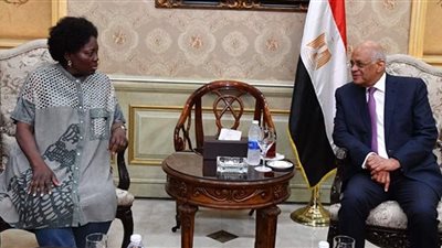 عبد العال يودع رئيسة البرلمان الأوغندي في مطار القاهرة