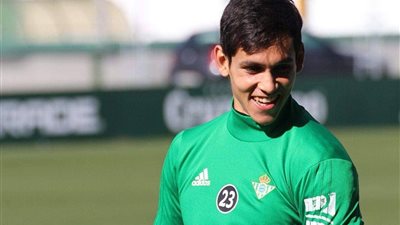 مدافع الجزائر يكشف أصعب لحظة أمام السنغال بنهائي أمم أفريقيا