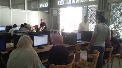 إقبال متوسط في أول أيام تسجيل الرغبات بجامعة حلوان (صور)