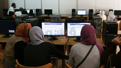 رحلة طلاب الثانوية العامة في تسجيل الرغبات بمعامل التنسيق (صور)