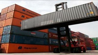 خبير اقتصادي: الحكومة ليس لها نية لتعويض المواطن بعد رفع الجمارك