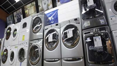 إقبال كثيف على معرض السلع المعمرة بوزارة المالية