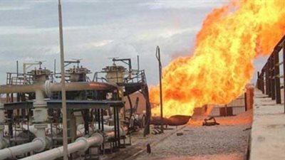 مجهولون يفجرون أضخم خط لنقل النفط في نيجيريا