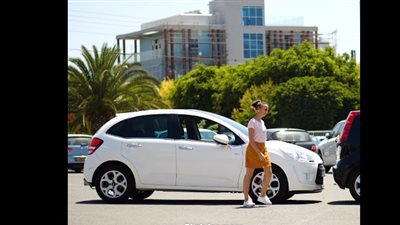 أفضل 6 خدع لقيادة سيارة أسهل (فيديو)