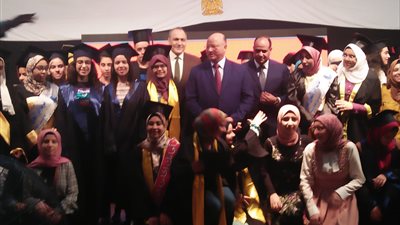 محافظ القاهرة يكرم 104 طلاب أوائل الشهادة الإعدادية (صور)