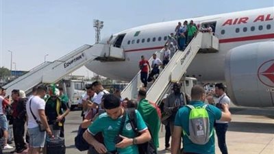 طيران الجزائر: 5 طائرات نقلت مشجعي الخضر من مطار القاهرة