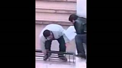 نشطاء يتداولون فيديو يرصد هروب مصححي امتحانات الإعدادية بالشرقية