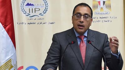 رئيس الوزراء يُتابع موقف تنفيذ الإزالات بسور مجرى العيون